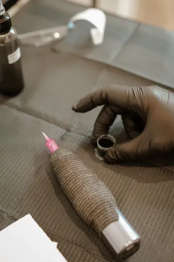 Profitez d'être en vacances pour une consultation gratuite en tricopigmentation, Casteljaloux, Trichopigmentea